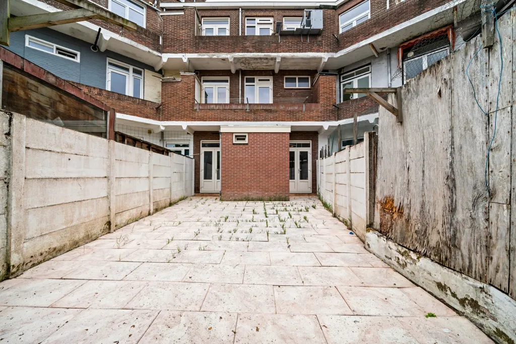 Aed - Spacious Ground Floor Flat near Rijswijk