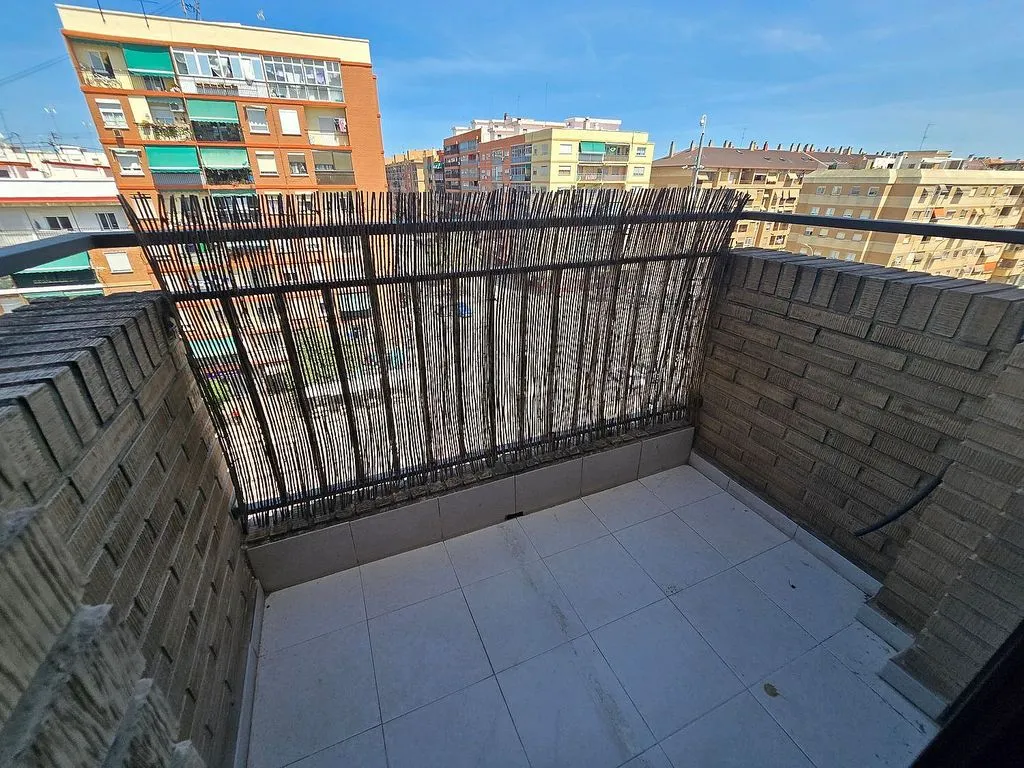 Balcon - Corner Flat with Terraces in Benicalap, Valencia