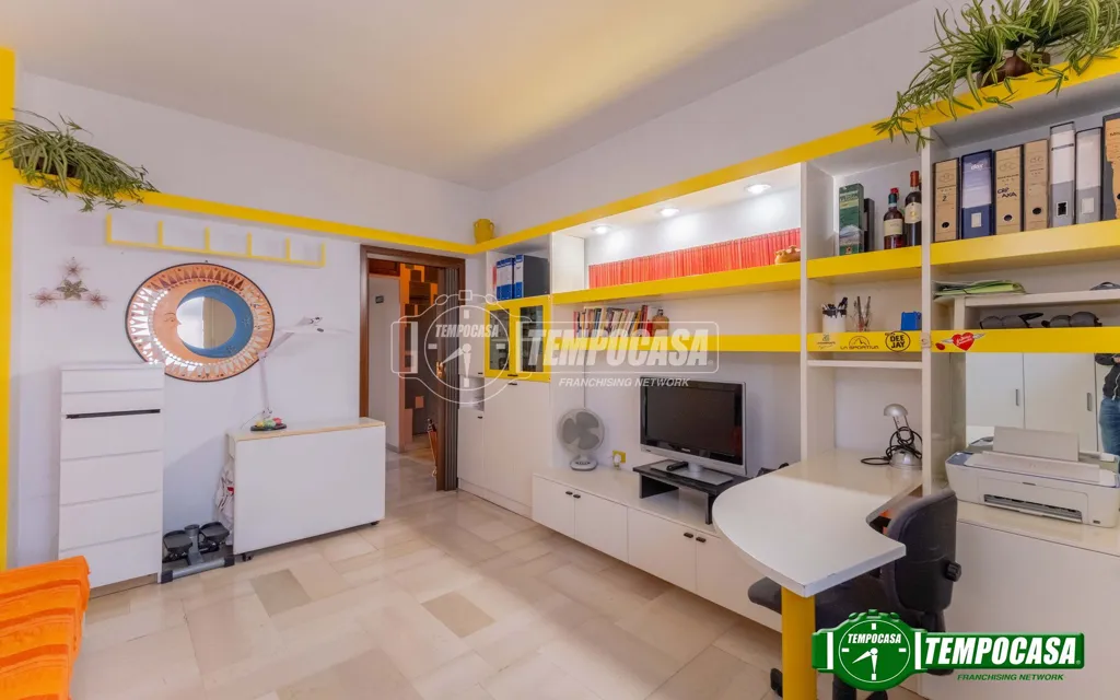 Chambres - Brightly Laid-Out Flat with Balcony in Milan