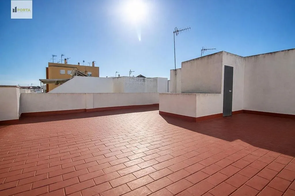 Terrass - Ground Floor Flat with Central Location in Calzada