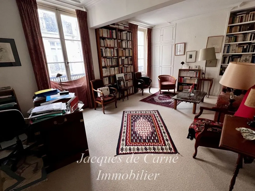 Kabinet - 2-Room Apartment with Dual Aspect in 7th Arrondissement