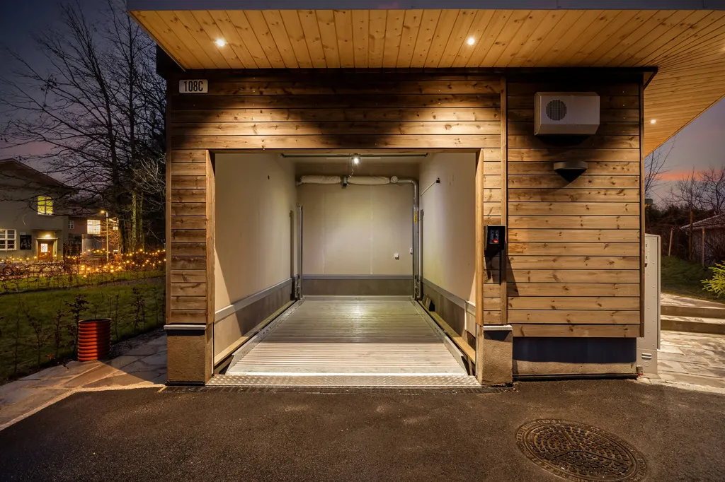 Garage - Modern Villa with Forest View in Oslo