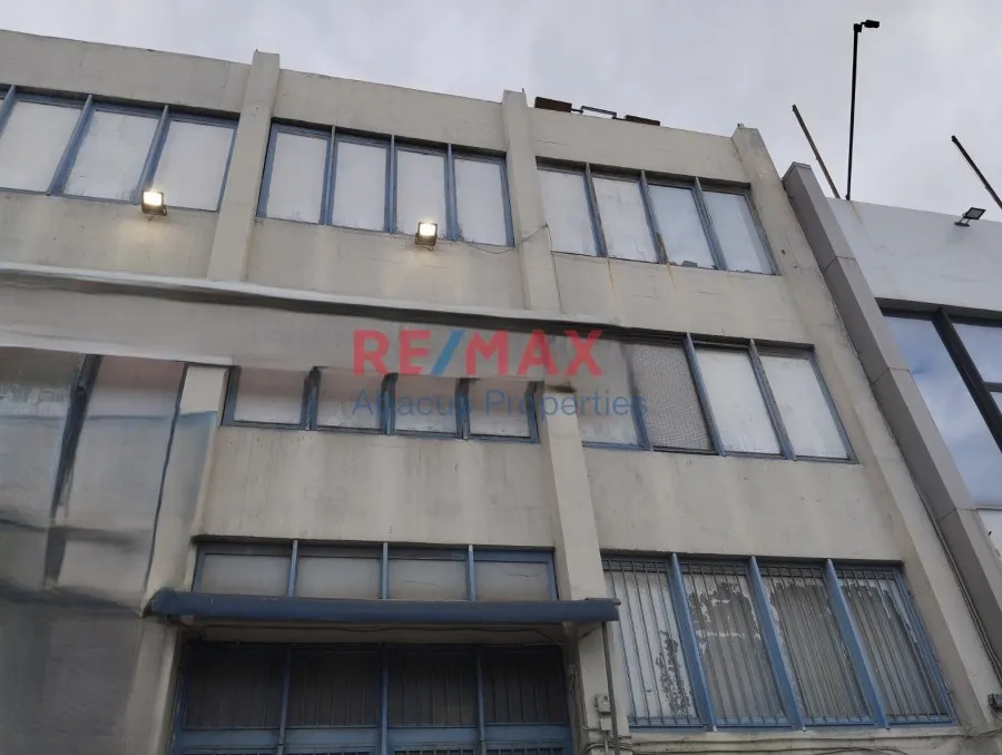 Välivaade - Commercial Building with Logistics Potential in Agios Ioannis Rentis