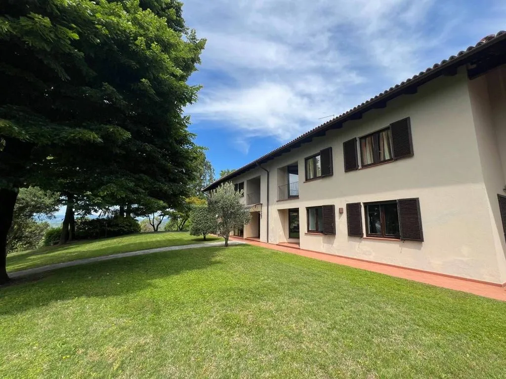 Jardin - Luxury Villa with Panoramic Views in Moncucco Torinese