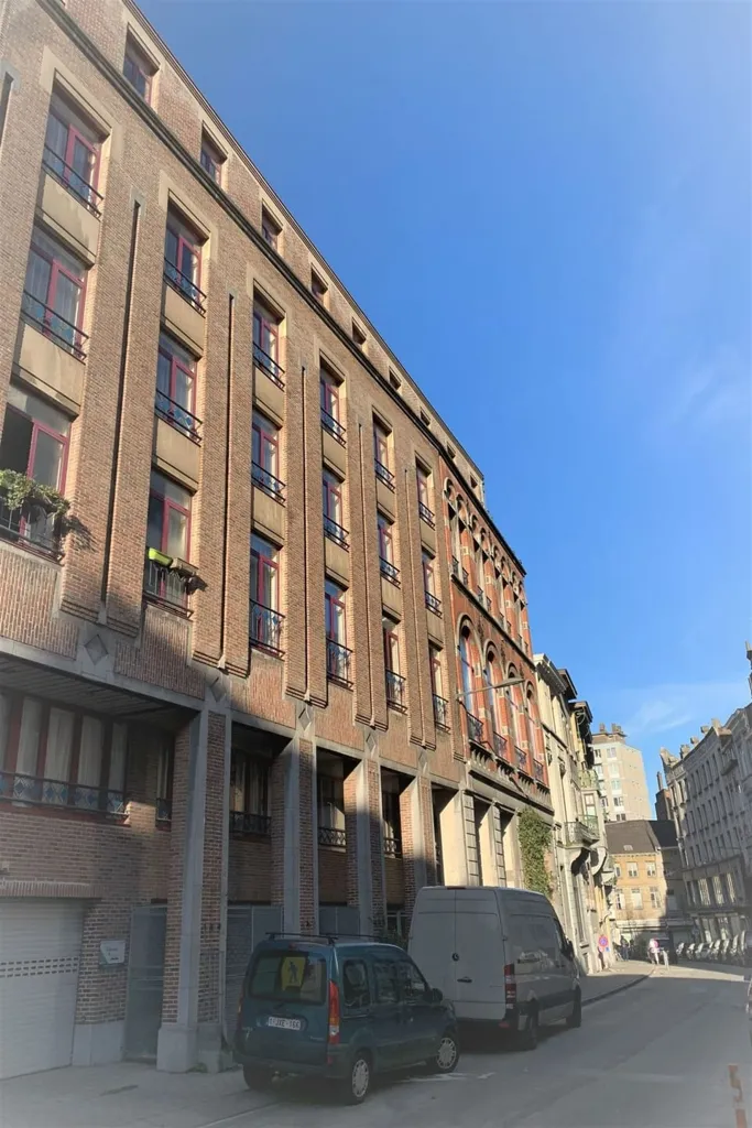 Esterno - Duplex with High Ceilings near Squares District