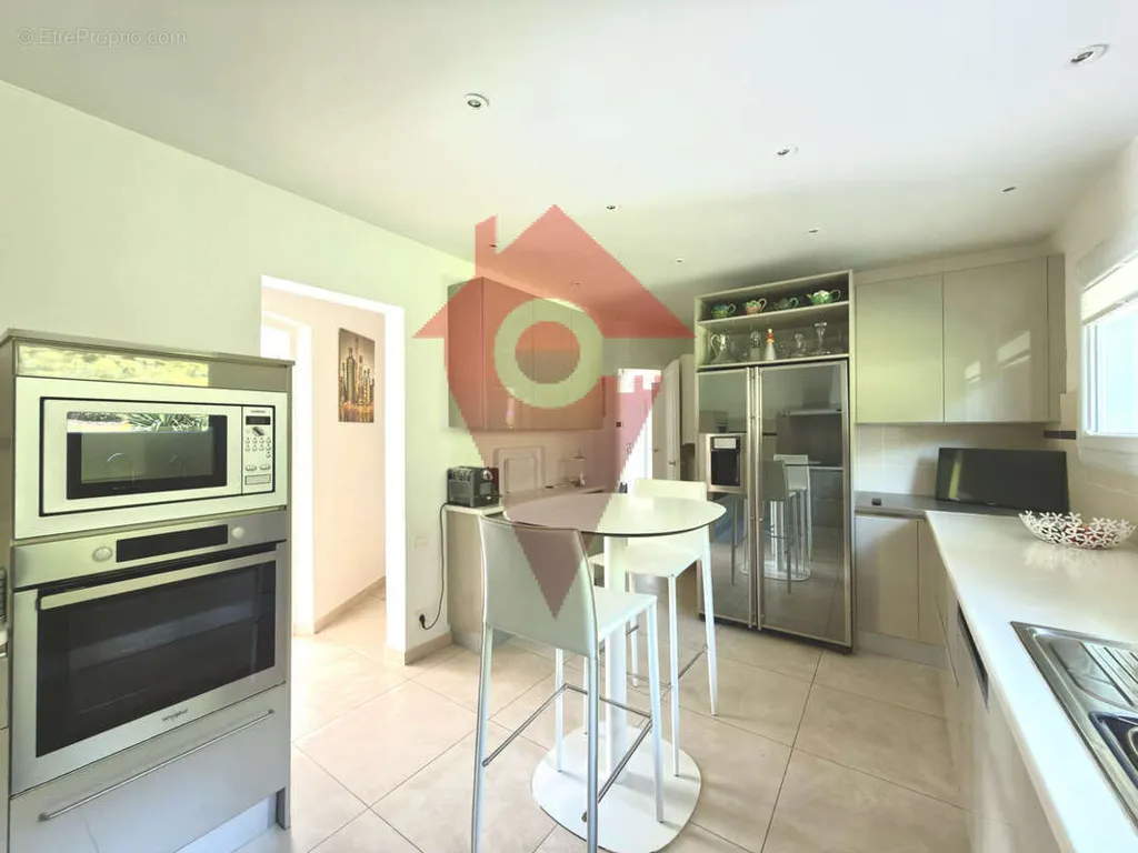 Kitchen - Penthouse with Pool in Crespières