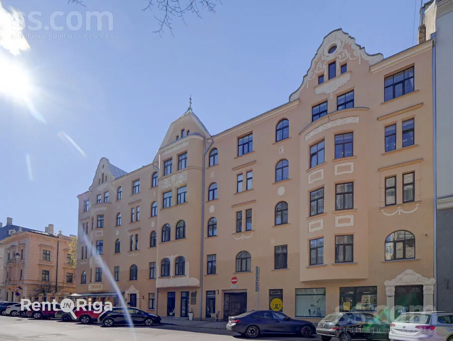 Appartement 4 pièces à Rīga