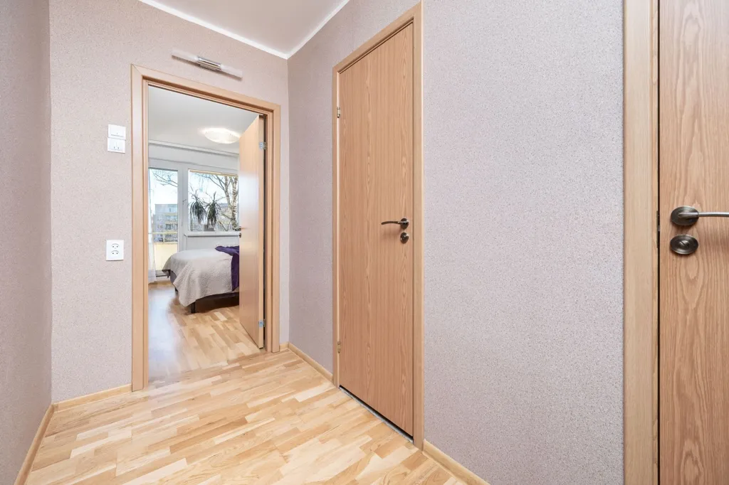 hallway_entrance