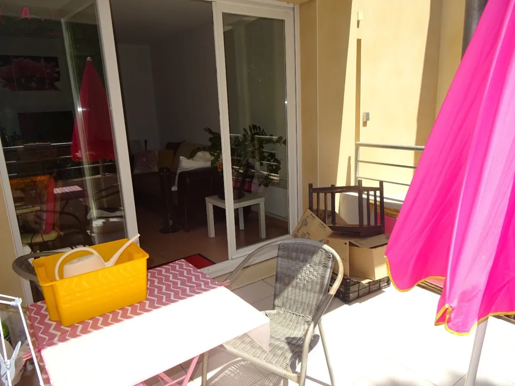 Terrass - T2 Flat with Terrace in Central Location