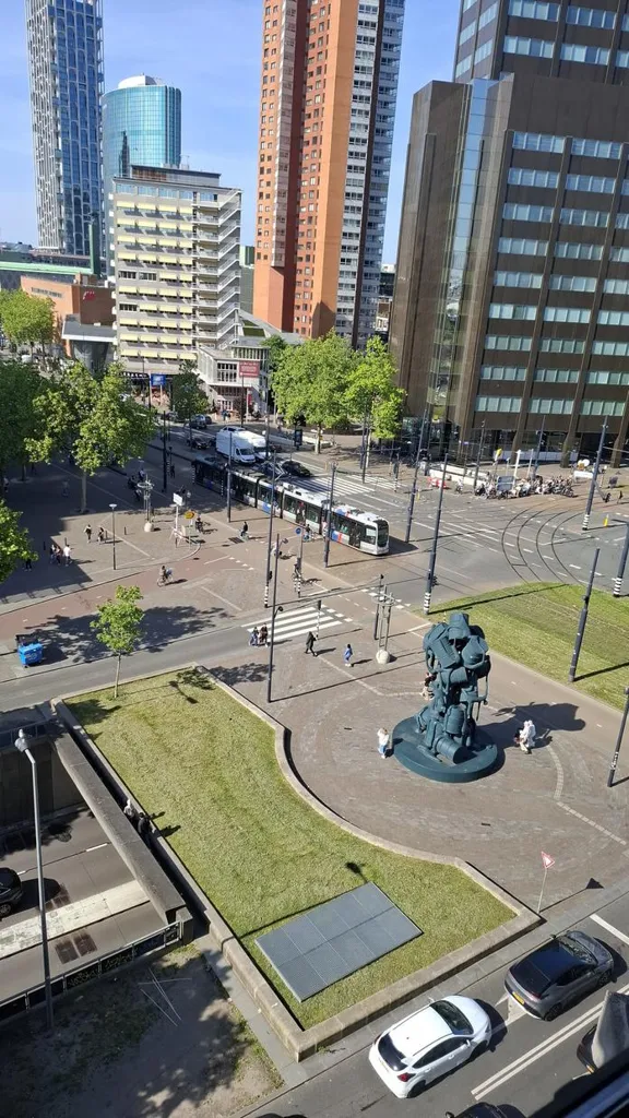Galerijflat with City View in Rotterdam