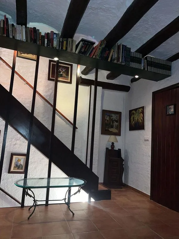 Toad - Sunny Terraced House with Views in Cubells