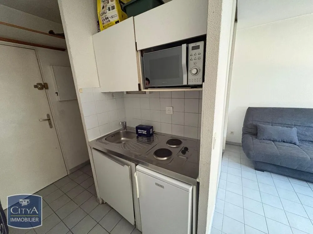 Cuisine - Appartement Meublé 1 Pièce avec Salle de Bain à Isère