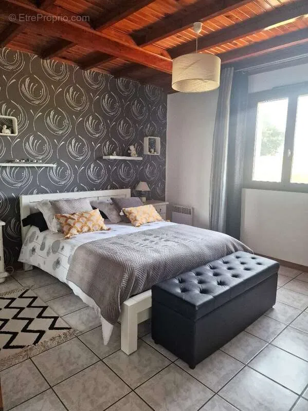 Chambres - Maison Traditionnelle avec Jardin à Ramous