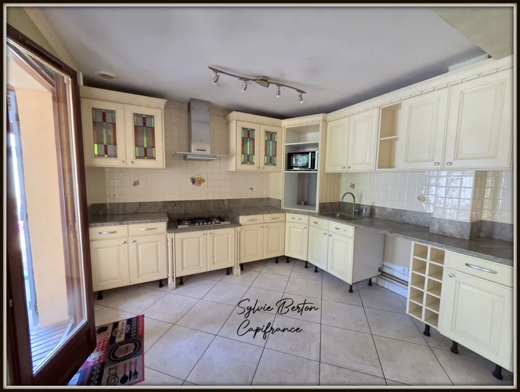 Cucina - House with Garden and Garage in Sevran