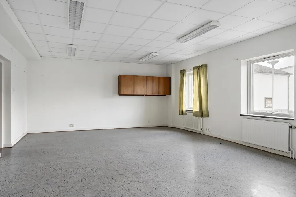 Studio - Historic Civic Centre with Development Potential in Central Getinge