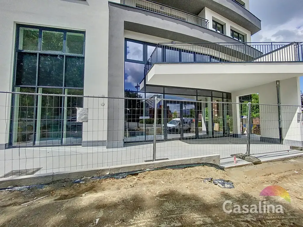 Esterno - Corner Retail Unit in Evere