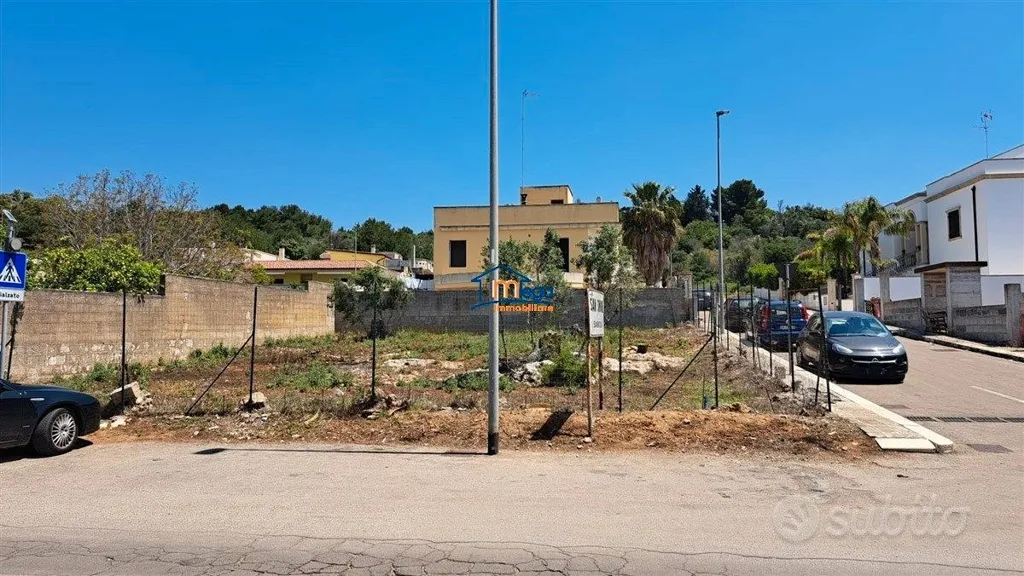 Buildable Plot with Two Free Sides in Sannicola