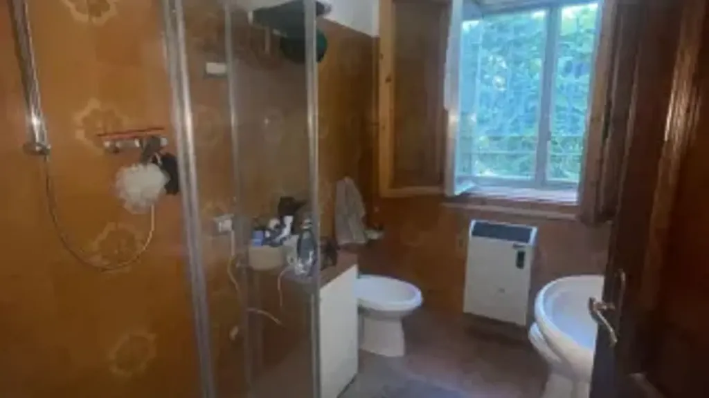 Salles de bain - Semi-Furnished Studio with Garden in Serramazzoni