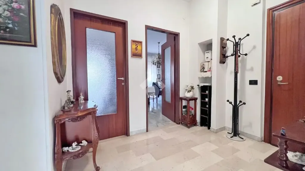 hallway_entrance