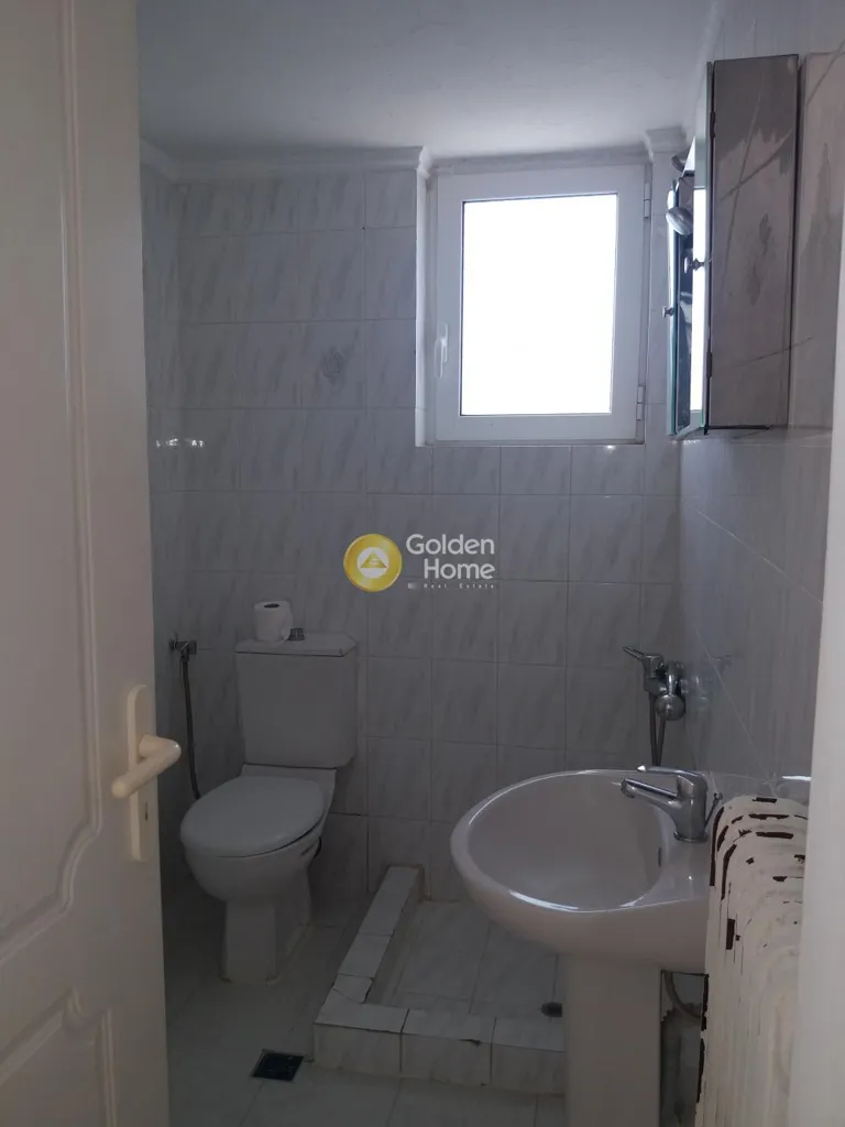 Salles de bain - Mixed-Use Building with Sea View in Patras