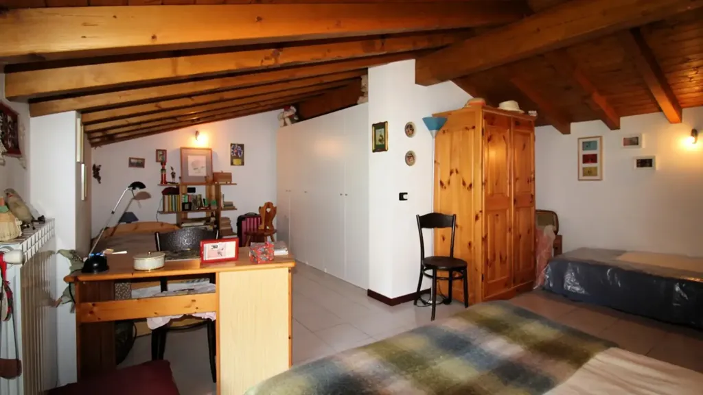 Chambres - Two-Level Apartment with Terraces in Alta Valle Intelvi