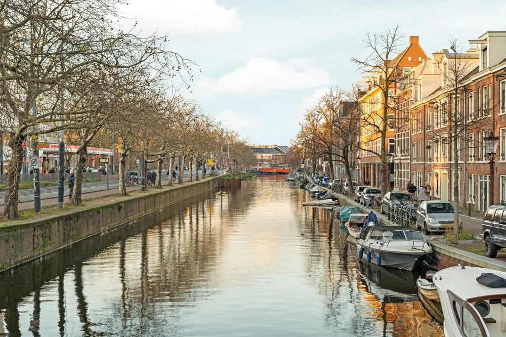 Galerijflat with Garden at Lijnbaansgracht
