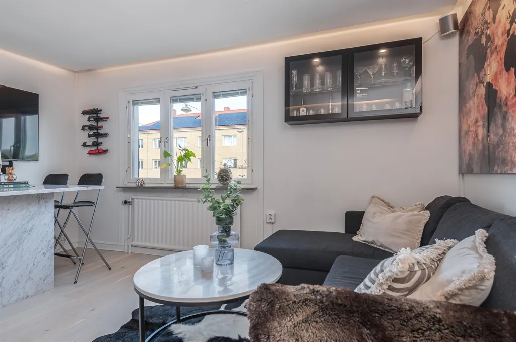 Cuisine - Modernised Two-Bedroom Flat with Stylish Surfaces in Norrköping