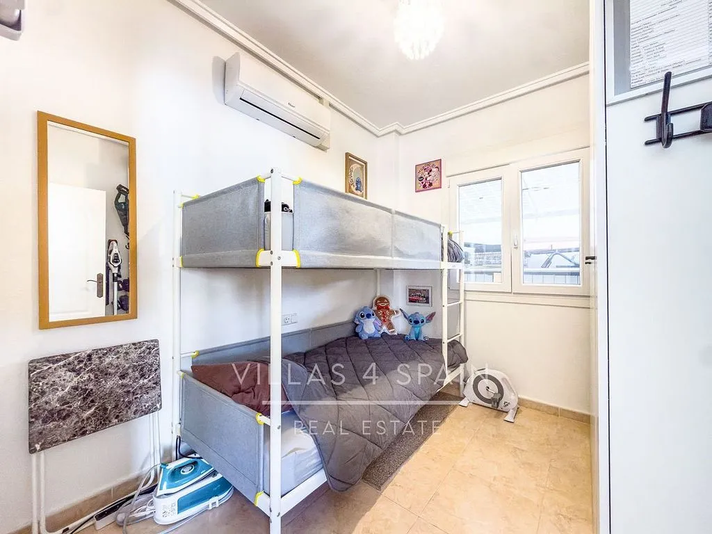 Magamistoad - Three-Bedroom House with Pool in Ciudad Quesada
