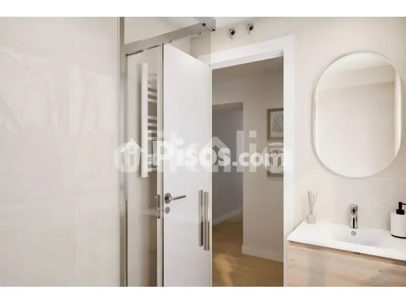 Salles de bain - Apartment with Terrace in Pinar del Rey, Madrid