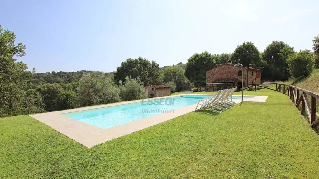 Bassein - Rustic Tuscan Farmhouse with Pool near Lucca