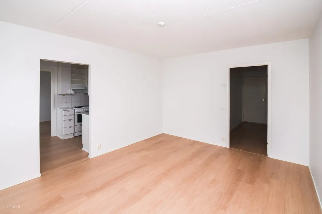 Toad - Two-Room Apartment with South-Facing Balcony in Tikkurila