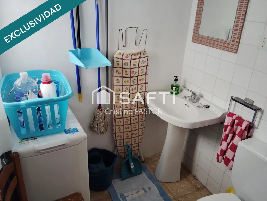 Salles de bain - Two-Storey House with Patio in Gordoncillo