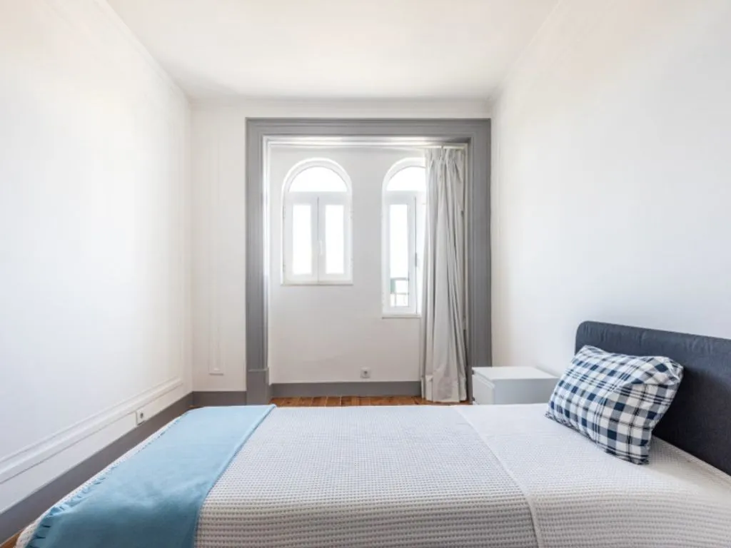 Chambres - 3-Bedroom Flat with Metro Access in Entrecampos