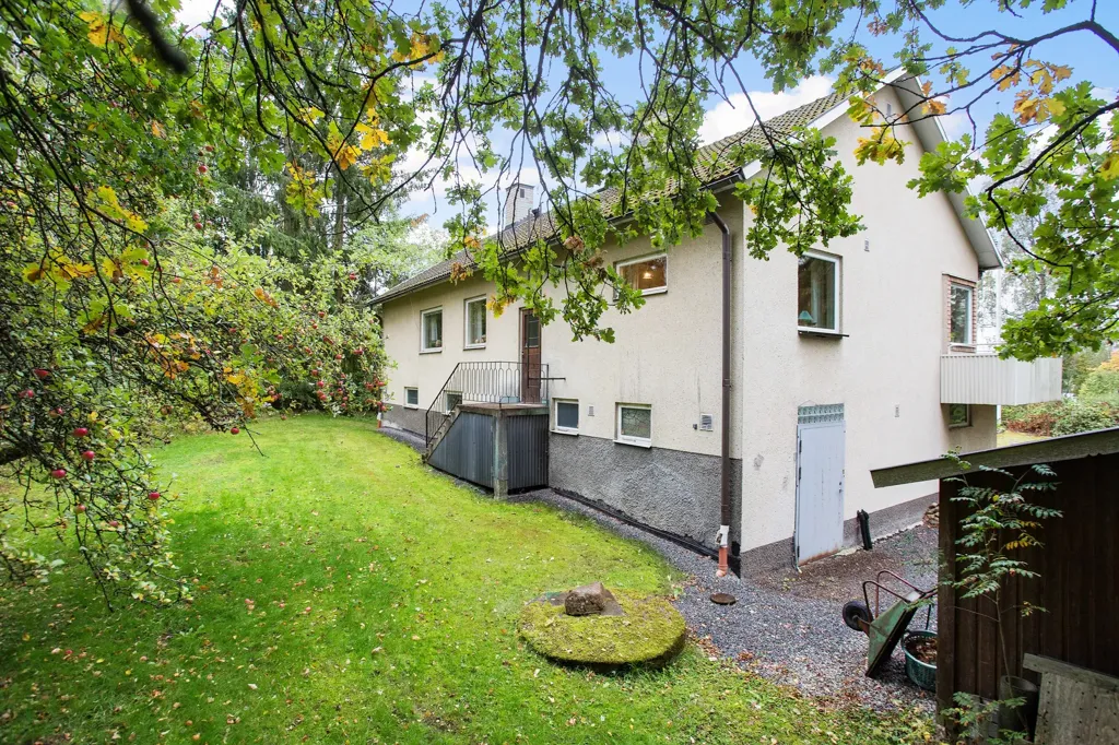 Jardin - Disponent Villa with Lake View in Lindesberg