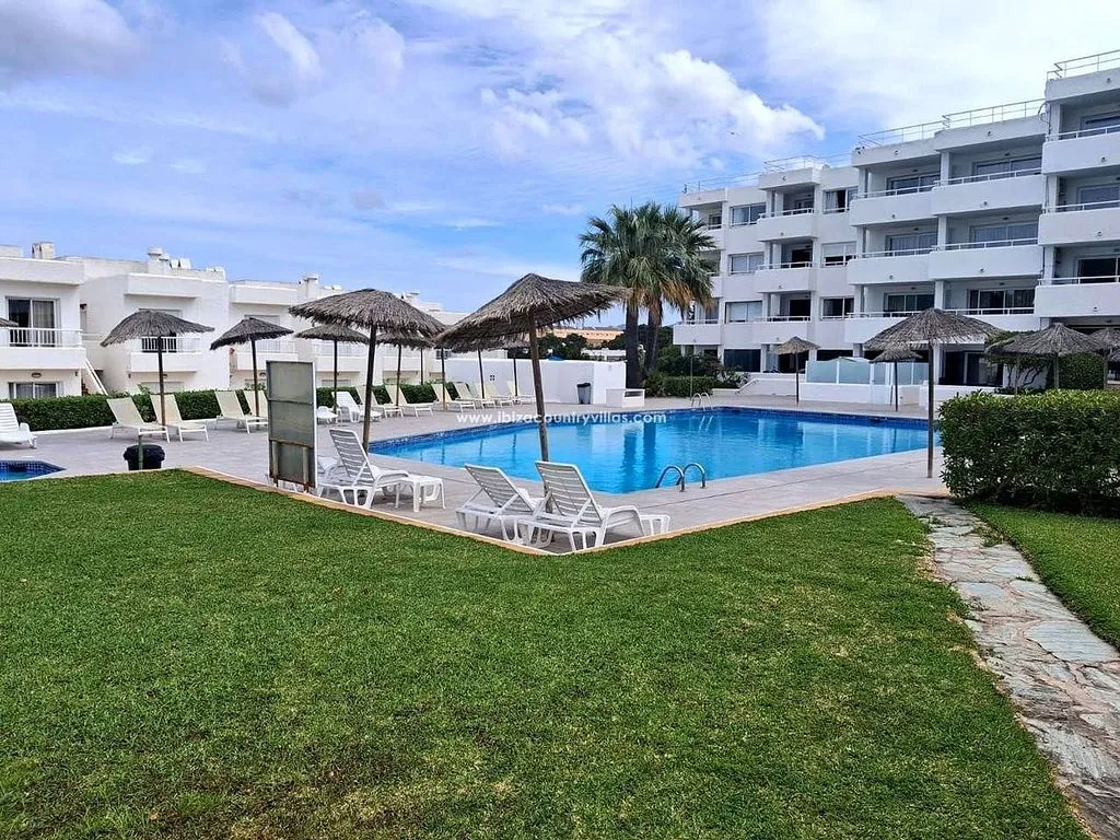 Bassein - Apartment with Sea View and Pool in Cala de Bou