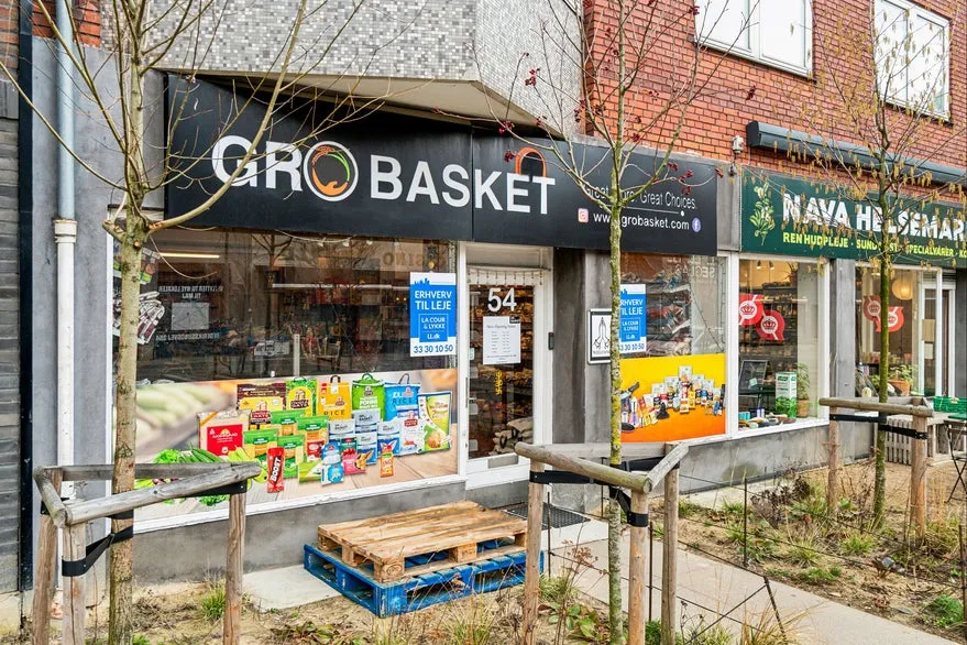 Välivaade - Retail Space with Basement in Søborg