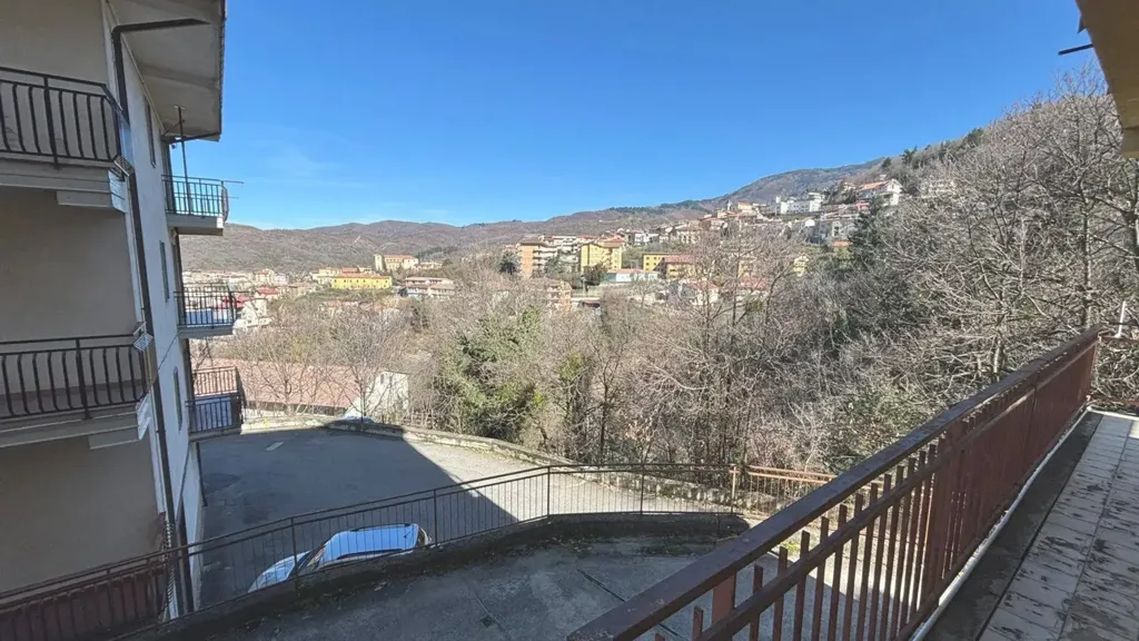Rõdu - Apartment with Balcony in Spezzano della Sila