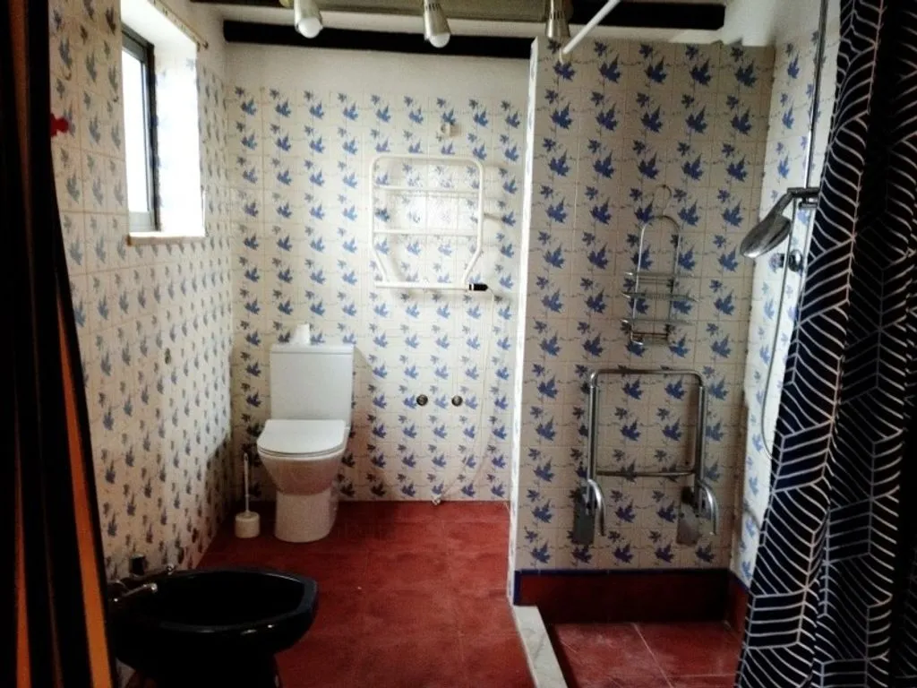 Bathrooms - Isolated Luxury House with Pool in Sesimbra