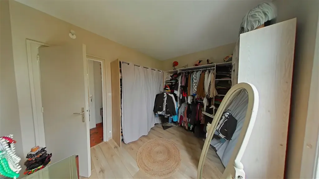 6-toaline maja asukohas Buxerolles