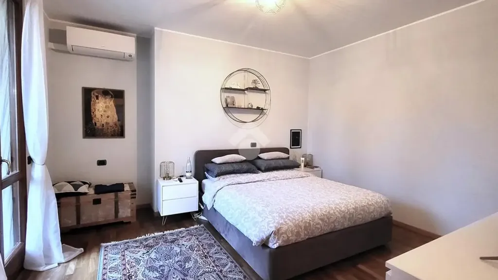 Bedrooms - Panoramic Bifamiliare Villa in Besana Brianza