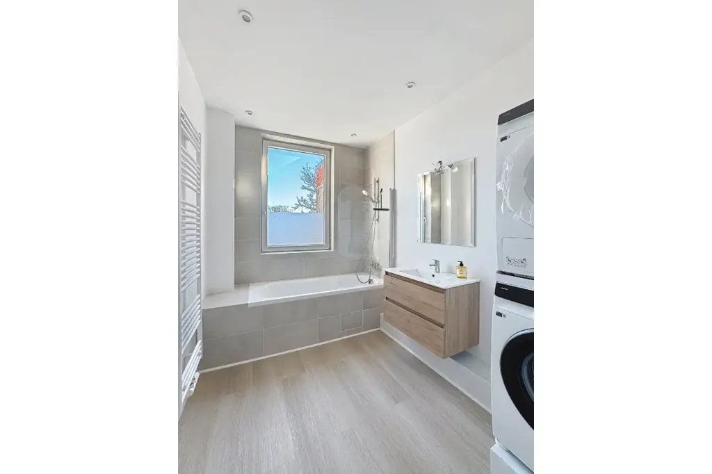 Vannitoad - Bright 2-Bedroom Apartment in Uccle