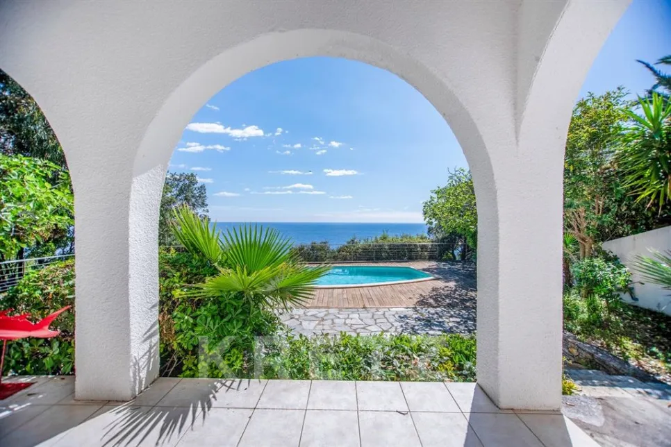 Terrasse - Villa Pieds dans l'eau avec Crique Privée à Erbalunga