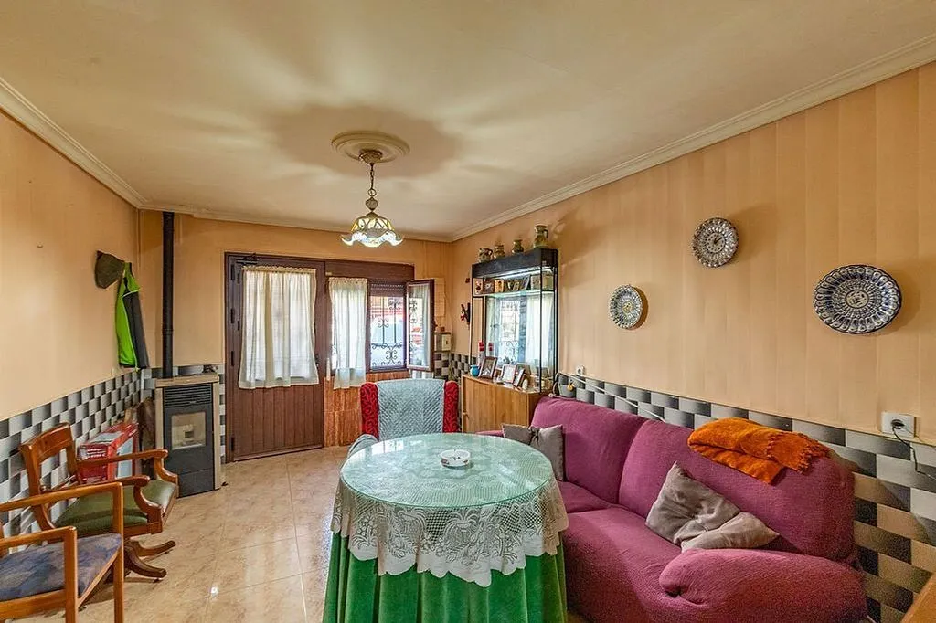 Söögituba - Traditional Townhouse with Terrace in Pedro Bernardo