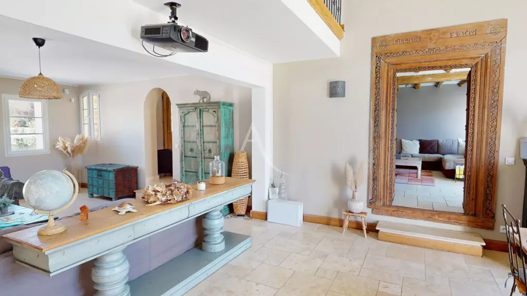Living Room - 10-Piece House with Independent Section in Marles-en-Brie