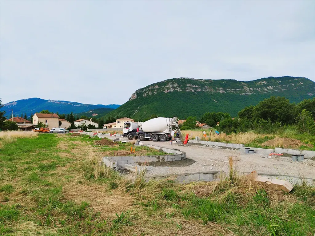 House in Laragne Monteglin