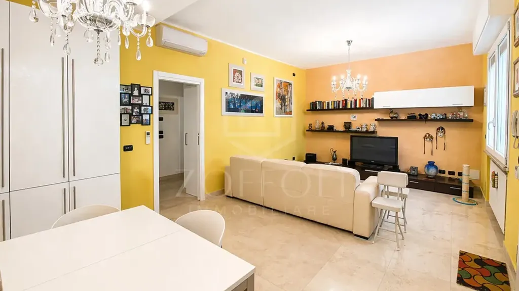 Elutuba - Rustic Triplex with Balcony in Cervia