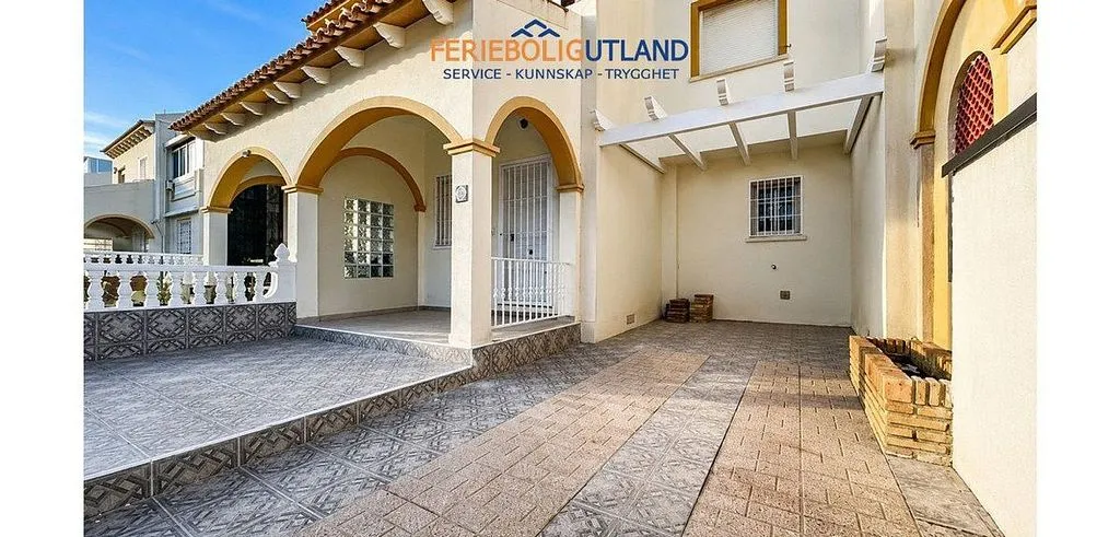 Terrasse - Terraced Semi-Detached with Pool in Cabo Roig