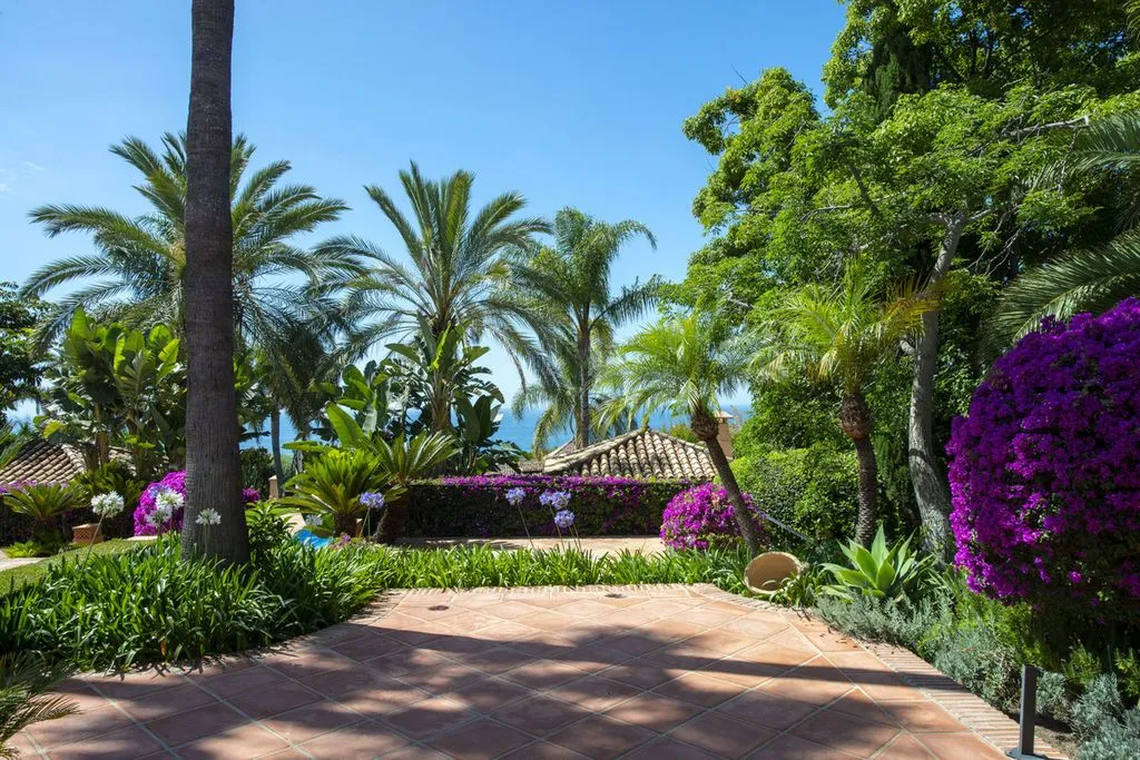 Jardin - Luxury Villa with Infinity Pool in Sierra Blanca