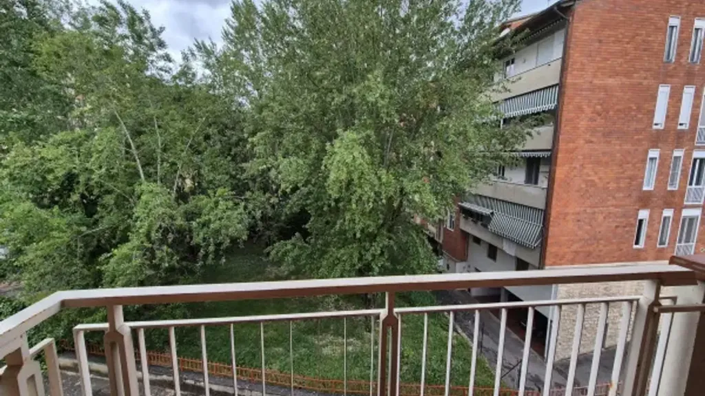 Rõdu - Apartment with Terrace in Isolotto, Florence