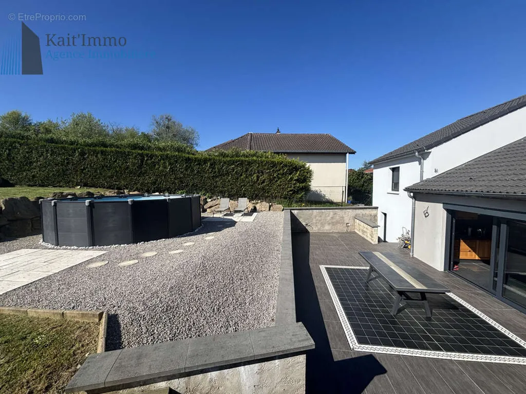 Aed - Contemporary House with Pool in Boulange